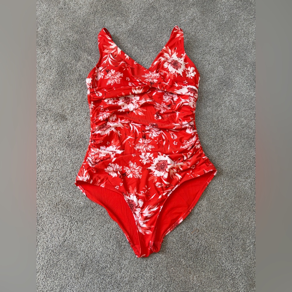 Nip Tuck Red Coral White Floral One Piece Swimsuit Sz. 6